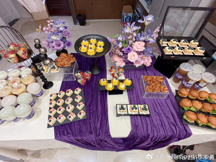 Tarzan李承勇感恩粉丝九年支持,承诺展现精彩比赛|lpl|AL|粉丝应援物产出|赛程|写作业_新浪体育_新浪新闻
